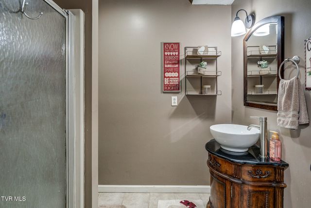 135 Earl Williams Road, Elizabethton, TN 37643