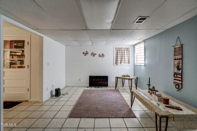 135 Earl Williams Road, Elizabethton, TN 37643