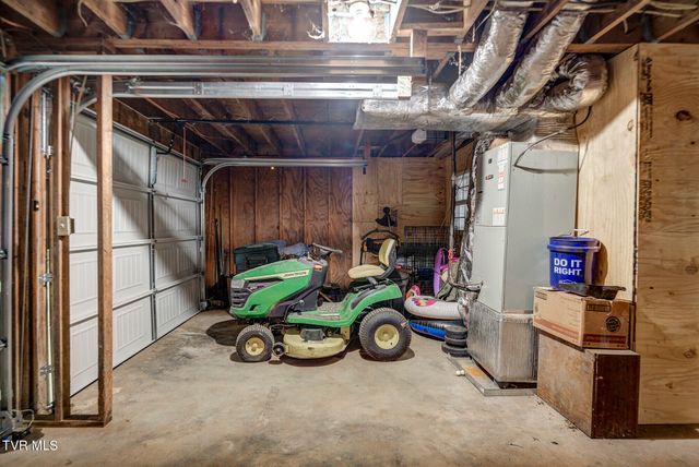 135 Earl Williams Road, Elizabethton, TN 37643