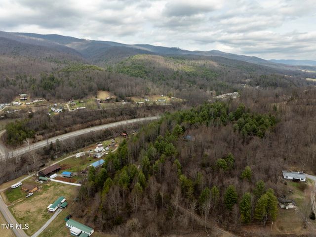 135 Earl Williams Road, Elizabethton, TN 37643