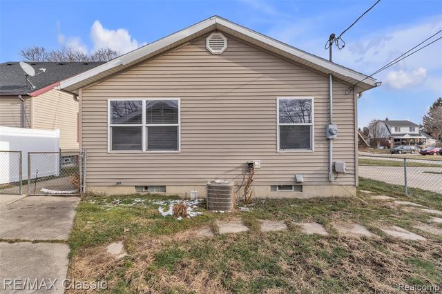 17709 Hanna Street, Melvindale, MI 48122