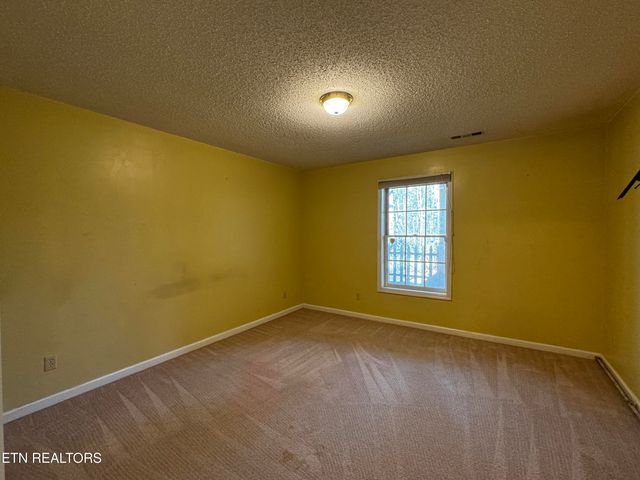 6818 Hunters Tr, Knoxville, TN 37921