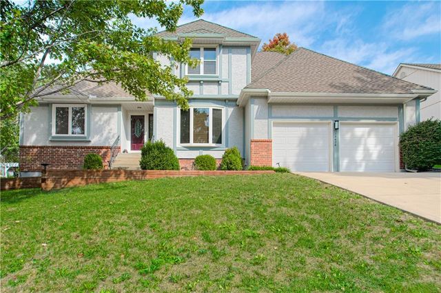 13636 W 75 Place, Lenexa, KS 66216