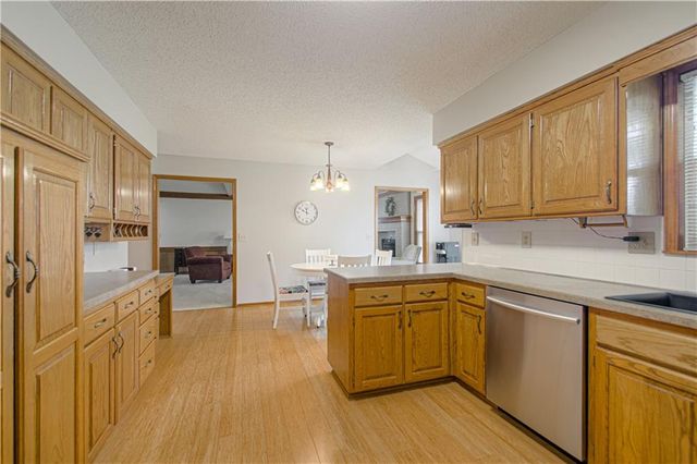 13636 W 75 Place, Lenexa, KS 66216
