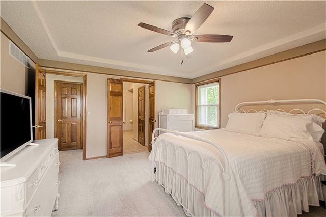 13636 W 75 Place, Lenexa, KS 66216