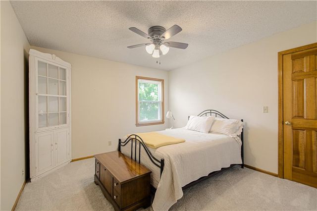 13636 W 75 Place, Lenexa, KS 66216