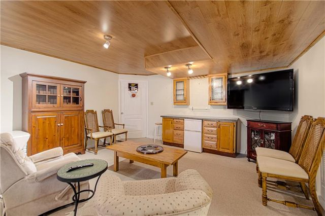 13636 W 75 Place, Lenexa, KS 66216
