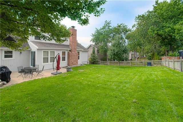13636 W 75 Place, Lenexa, KS 66216