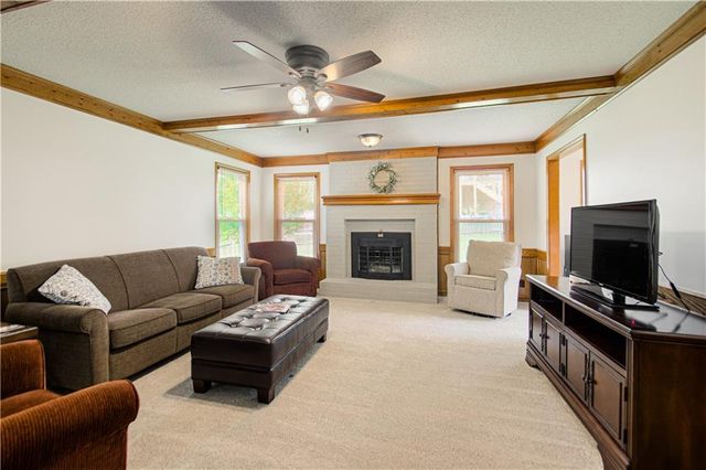 13636 W 75 Place, Lenexa, KS 66216