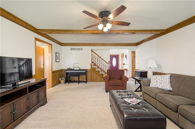 13636 W 75 Place, Lenexa, KS 66216