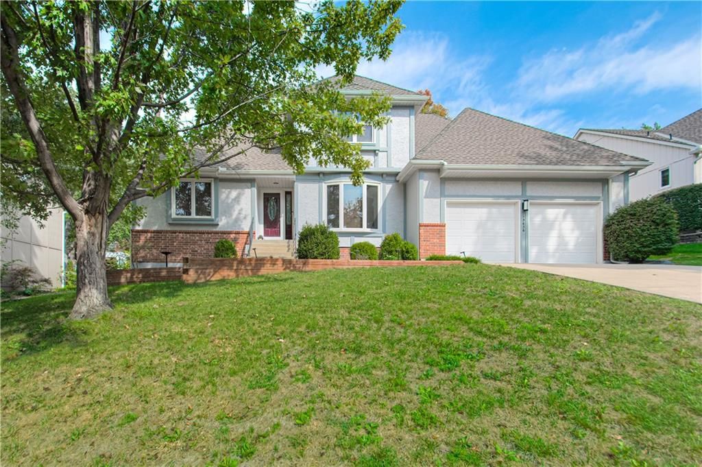13636 W 75 Place, Lenexa, KS 66216