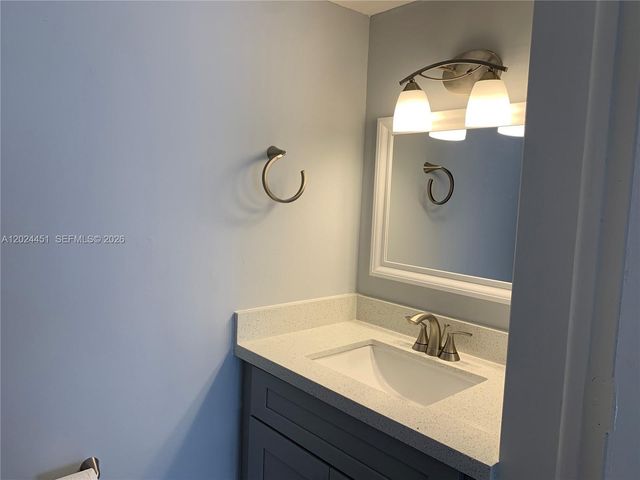 143 Riviera Cir 143, Weston, FL 33326
