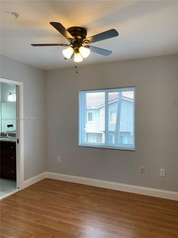 143 Riviera Cir 143, Weston, FL 33326