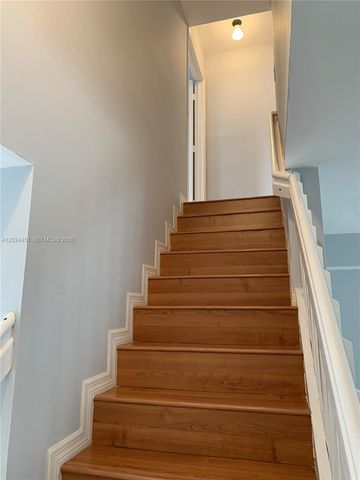 143 Riviera Cir 143, Weston, FL 33326