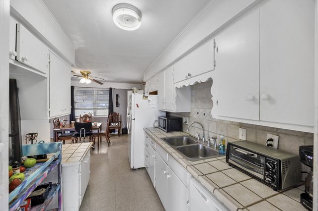 520 Hillside Drive, Sherman, TX 75090