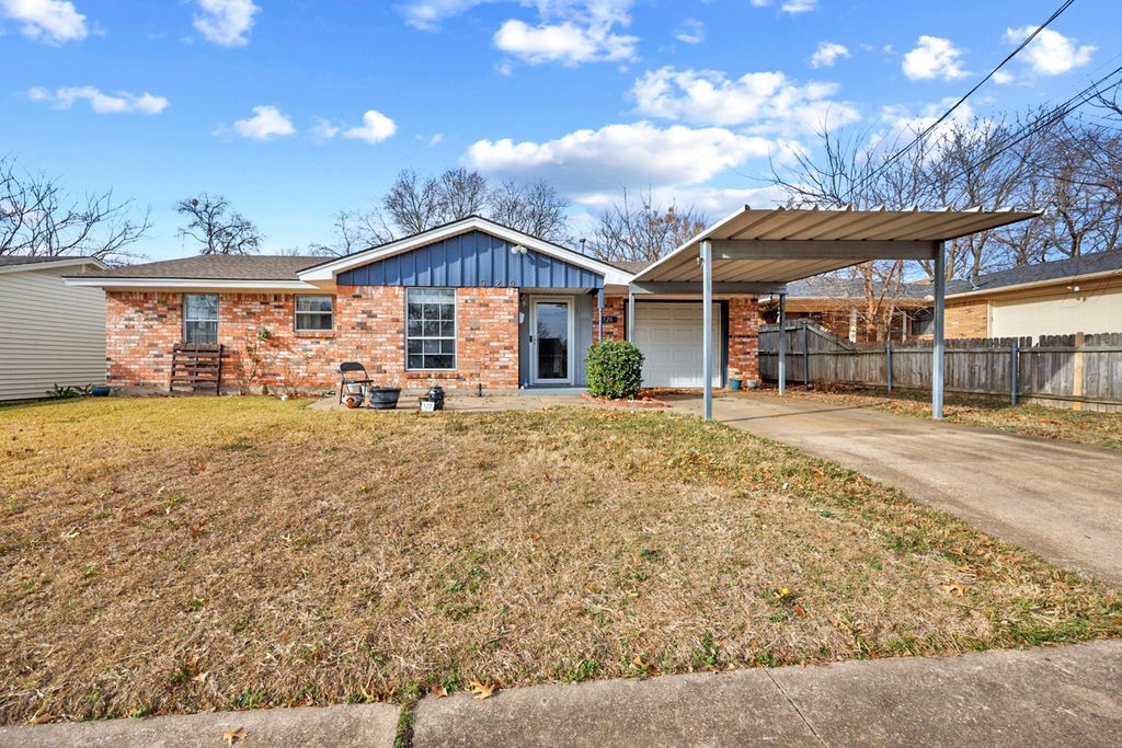 520 Hillside Drive, Sherman, TX 75090