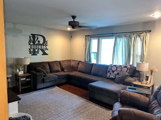 115 E Third St, Holton, KS 66436