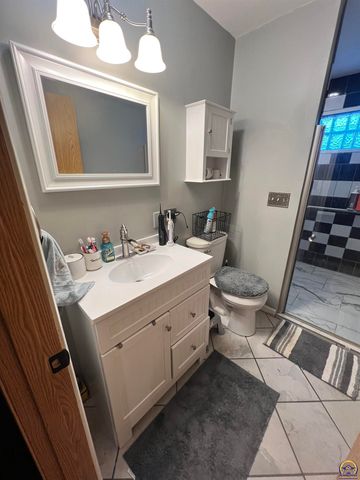 115 E Third St, Holton, KS 66436