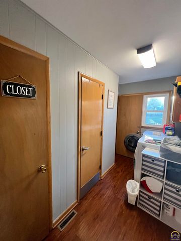 115 E Third St, Holton, KS 66436