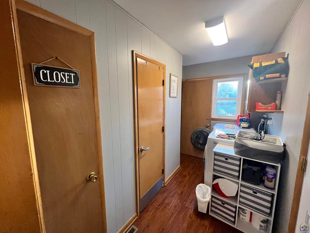 115 E Third St, Holton, KS 66436