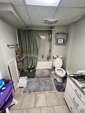 115 E Third St, Holton, KS 66436