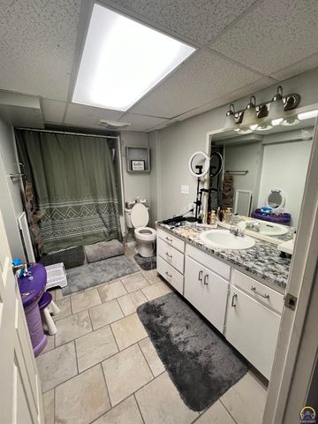 115 E Third St, Holton, KS 66436