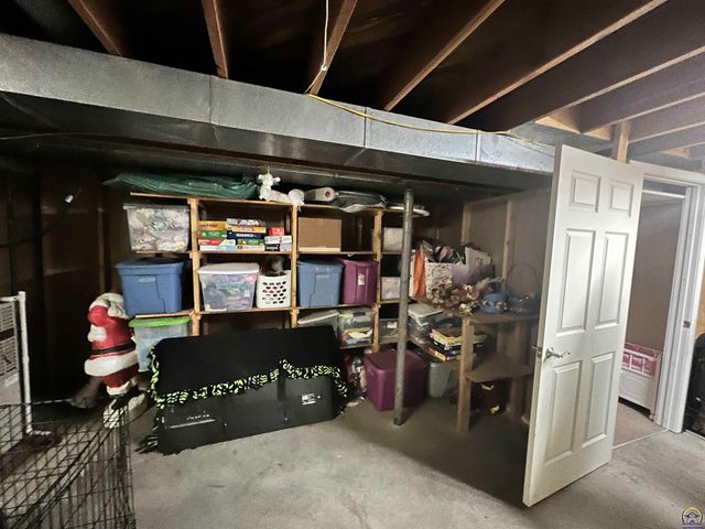 115 E Third St, Holton, KS 66436