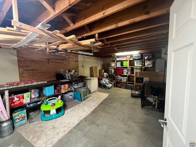 115 E Third St, Holton, KS 66436