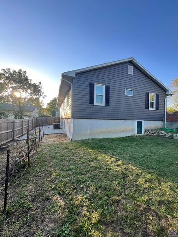 115 E Third St, Holton, KS 66436