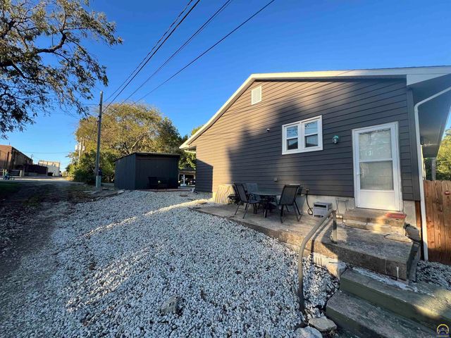 115 E Third St, Holton, KS 66436