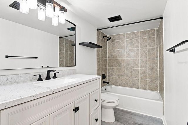 10415 CARROLLBROOK CIRCLE 207, Tampa, FL 33618
