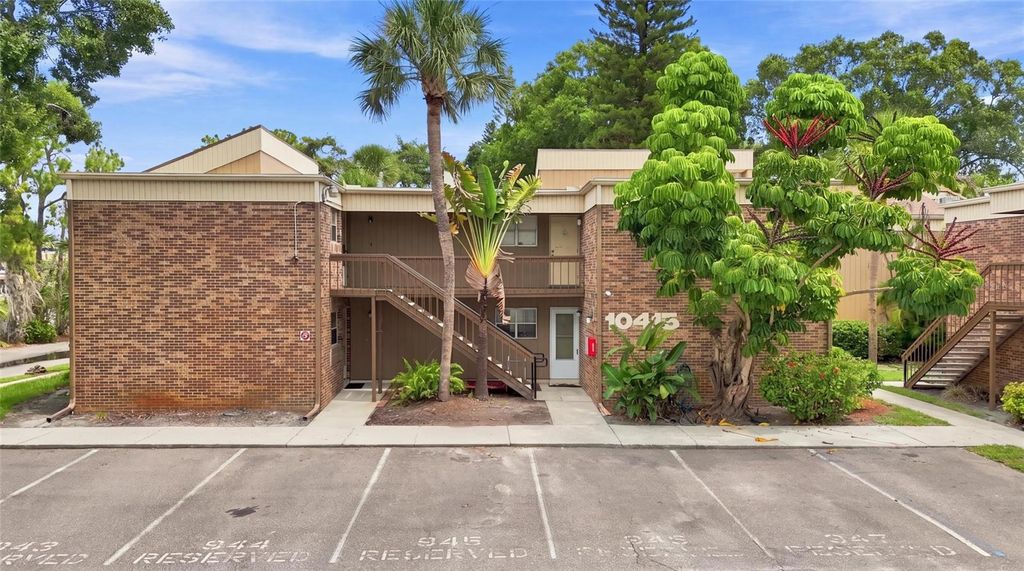 10415 CARROLLBROOK CIRCLE 207, Tampa, FL 33618