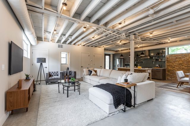 2228 N Kedzie Boulevard CH, Chicago, IL 60647