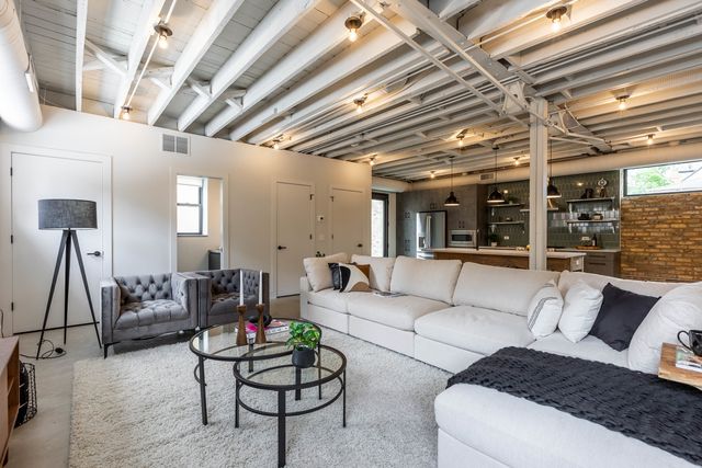 2228 N Kedzie Boulevard CH, Chicago, IL 60647