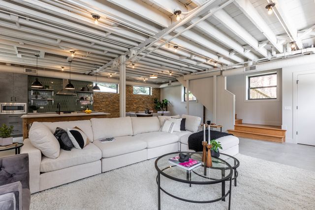 2228 N Kedzie Boulevard CH, Chicago, IL 60647