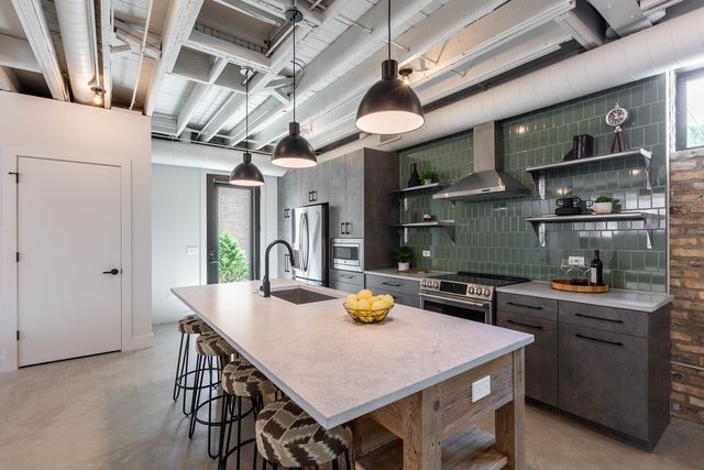 2228 N Kedzie Boulevard CH, Chicago, IL 60647