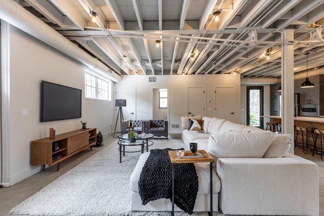 2228 N Kedzie Boulevard CH, Chicago, IL 60647