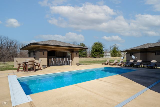 5352 State Road 144, Greenwood, IN 46143