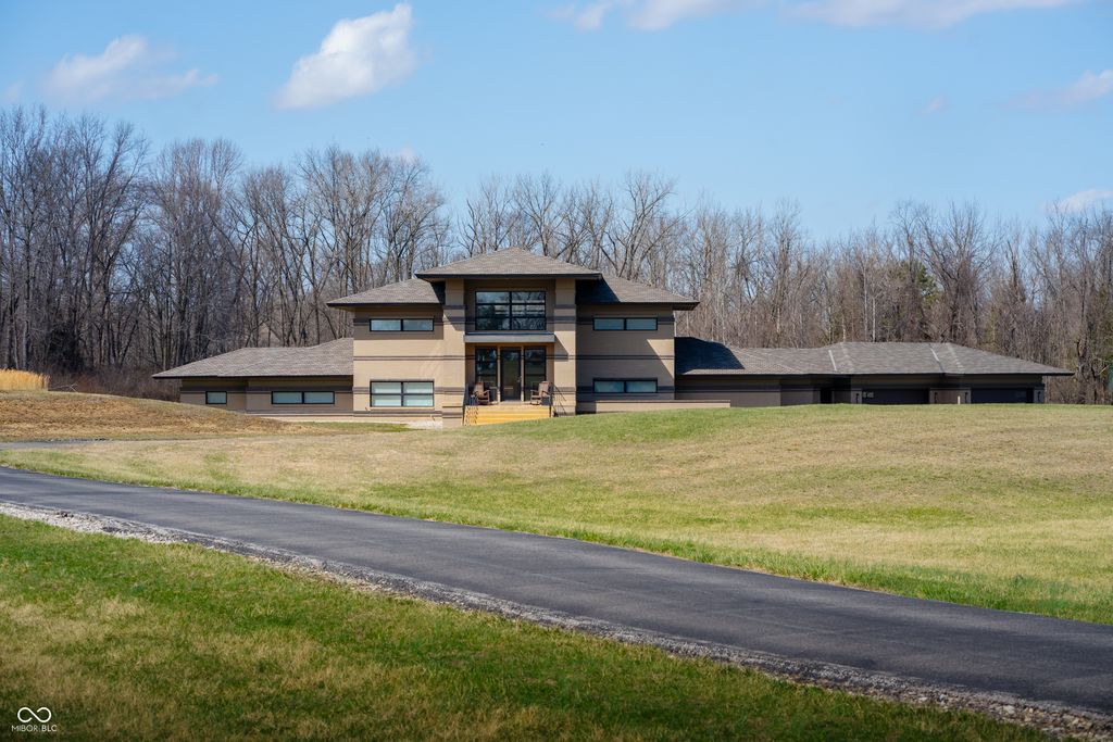 5352 State Road 144, Greenwood, IN 46143