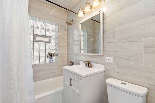 2627 Clarke Street, River Grove, IL 60171