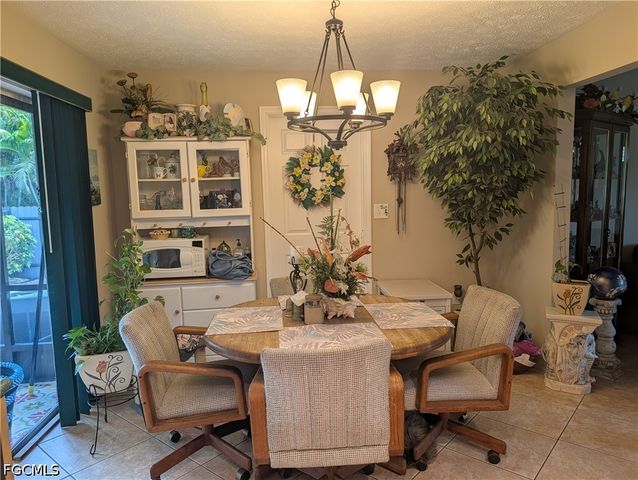 2324 Caladium RD, Fort Myers, FL 33905