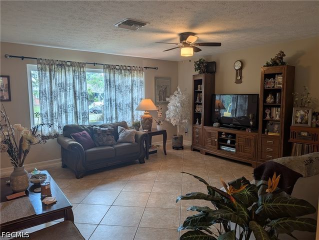 2324 Caladium RD, Fort Myers, FL 33905