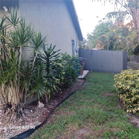 2324 Caladium RD, Fort Myers, FL 33905
