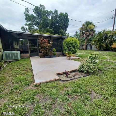 2324 Caladium RD, Fort Myers, FL 33905