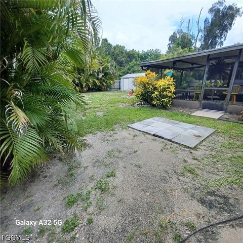 2324 Caladium RD, Fort Myers, FL 33905