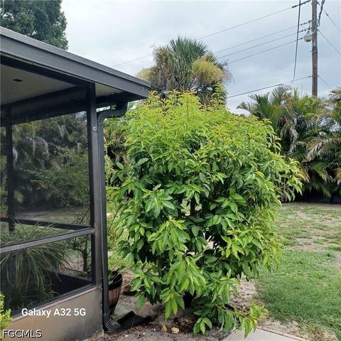 2324 Caladium RD, Fort Myers, FL 33905