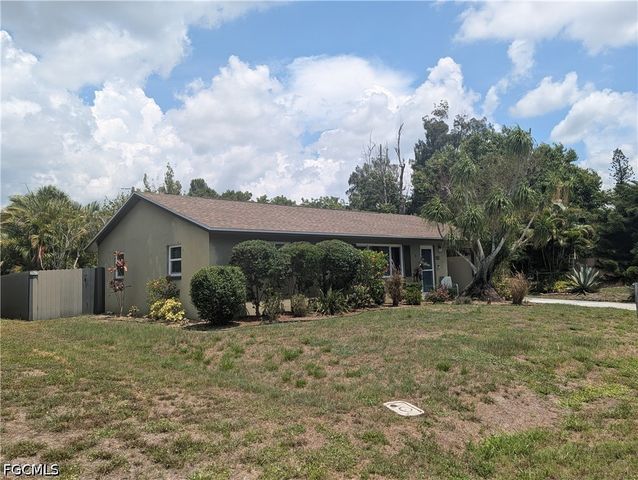 2324 Caladium RD, Fort Myers, FL 33905