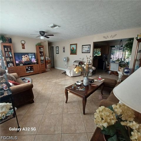 2324 Caladium RD, Fort Myers, FL 33905