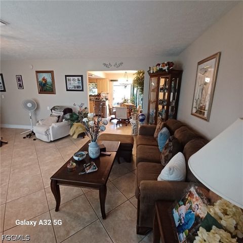 2324 Caladium RD, Fort Myers, FL 33905