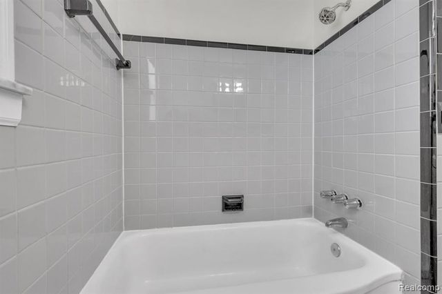 9283 Chatham Avenue, Allen Park, MI 48101